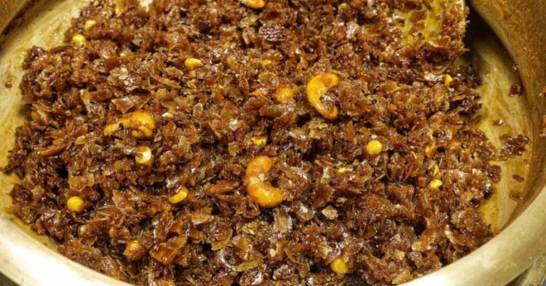 Tasty Aval Vilayichath Recipe